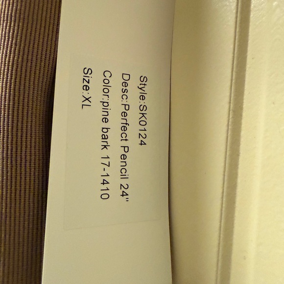 Elegant Tan Skirt - Picture 2 of 2